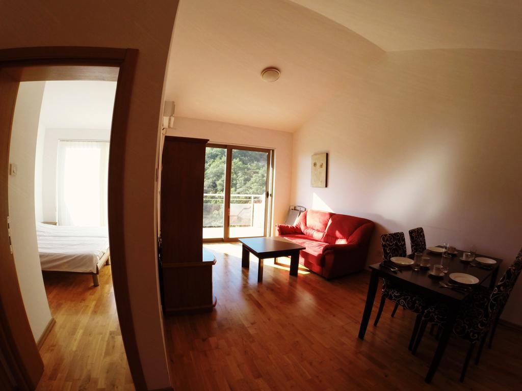 Montetrest Apartments Sveti Stefan Extérieur photo