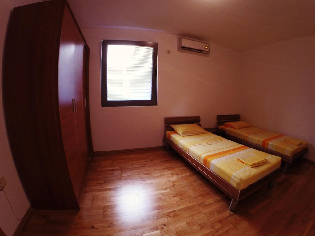 Montetrest Apartments Sveti Stefan Extérieur photo