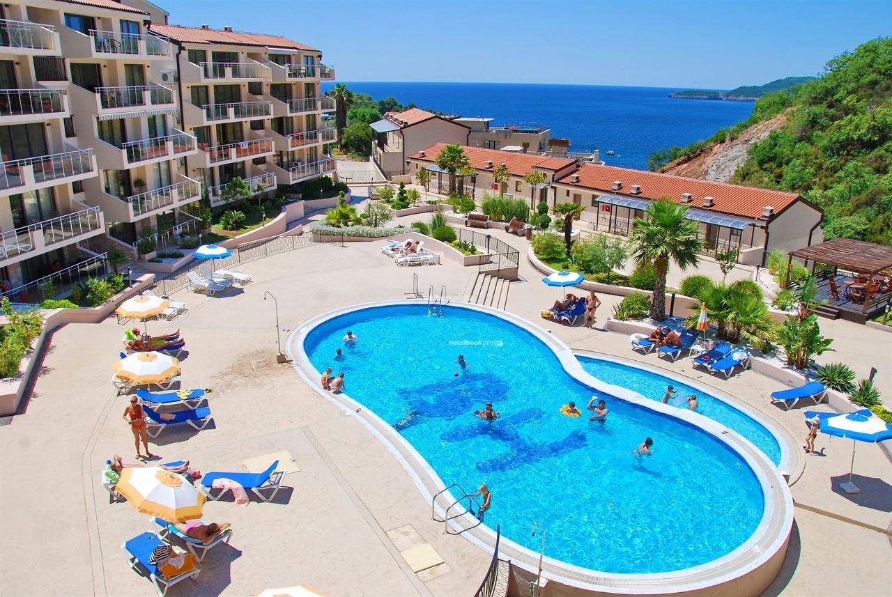 Montetrest Apartments Sveti Stefan Extérieur photo